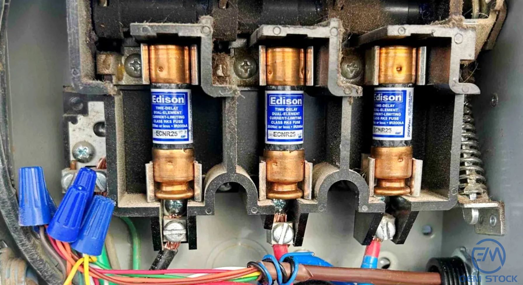 Discharge the Capacitor